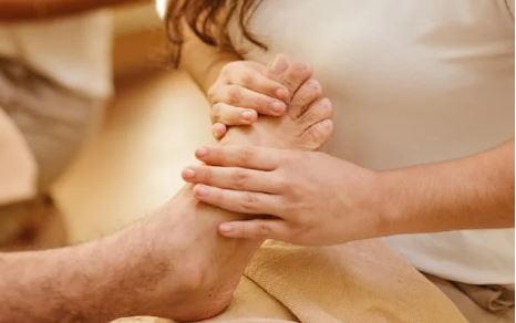 Medi Pedi (Soak/Scrub/Heel
  Peel/Nail Cuticle Work/Massage)